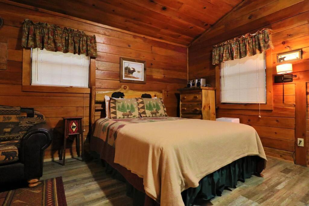 Alpine Mountain Sweetheart Jacuzzi #6 Holiday home